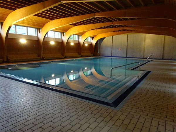 Kinderschwimmen-in-Luzern-Schwimmkurs-Hallenbad